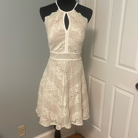 Morgan & Co. Ivory Lace Mini Dress EUC small worn once - Picture 1 of 15